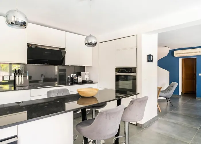 Villa Inti - piscine, jardin, bbq - proche Cannes * Antibes